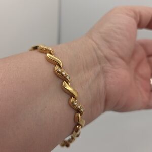 Vintage 1990s Avon Gold Tone Tennis Bracelet w/ Clear Rhinestones 7.5"